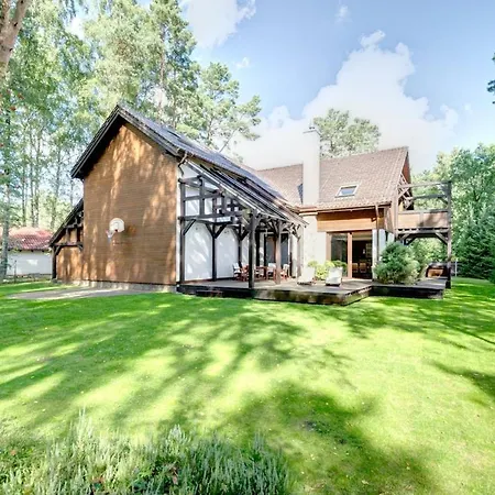 Luxury Seaside Near Gdansk With Squash Court Semesterbostad